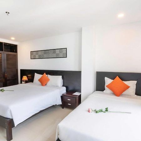 Queen Palace Sea View Hotel Da Nang Esterno foto