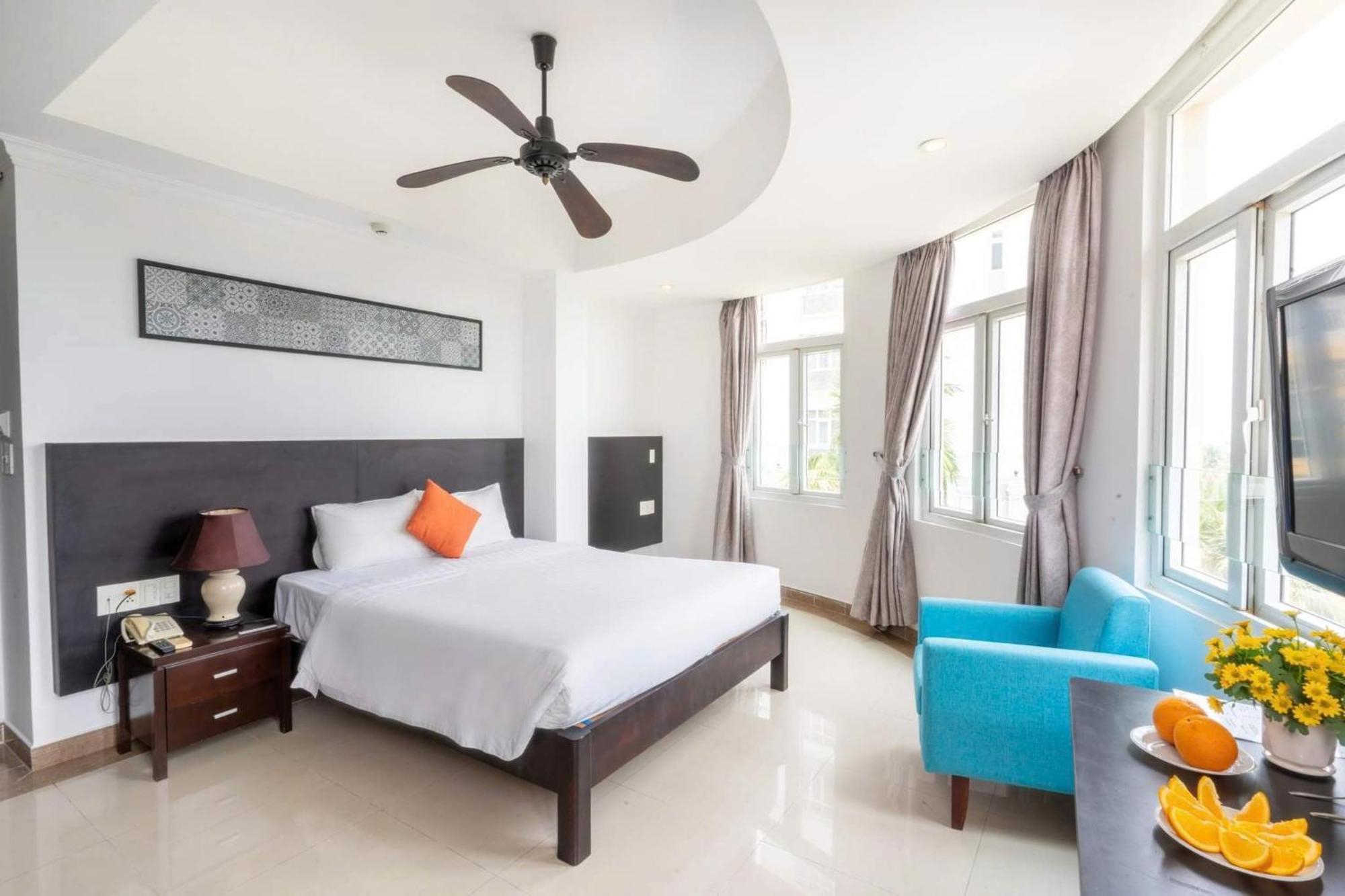 Queen Palace Sea View Hotel Da Nang Esterno foto