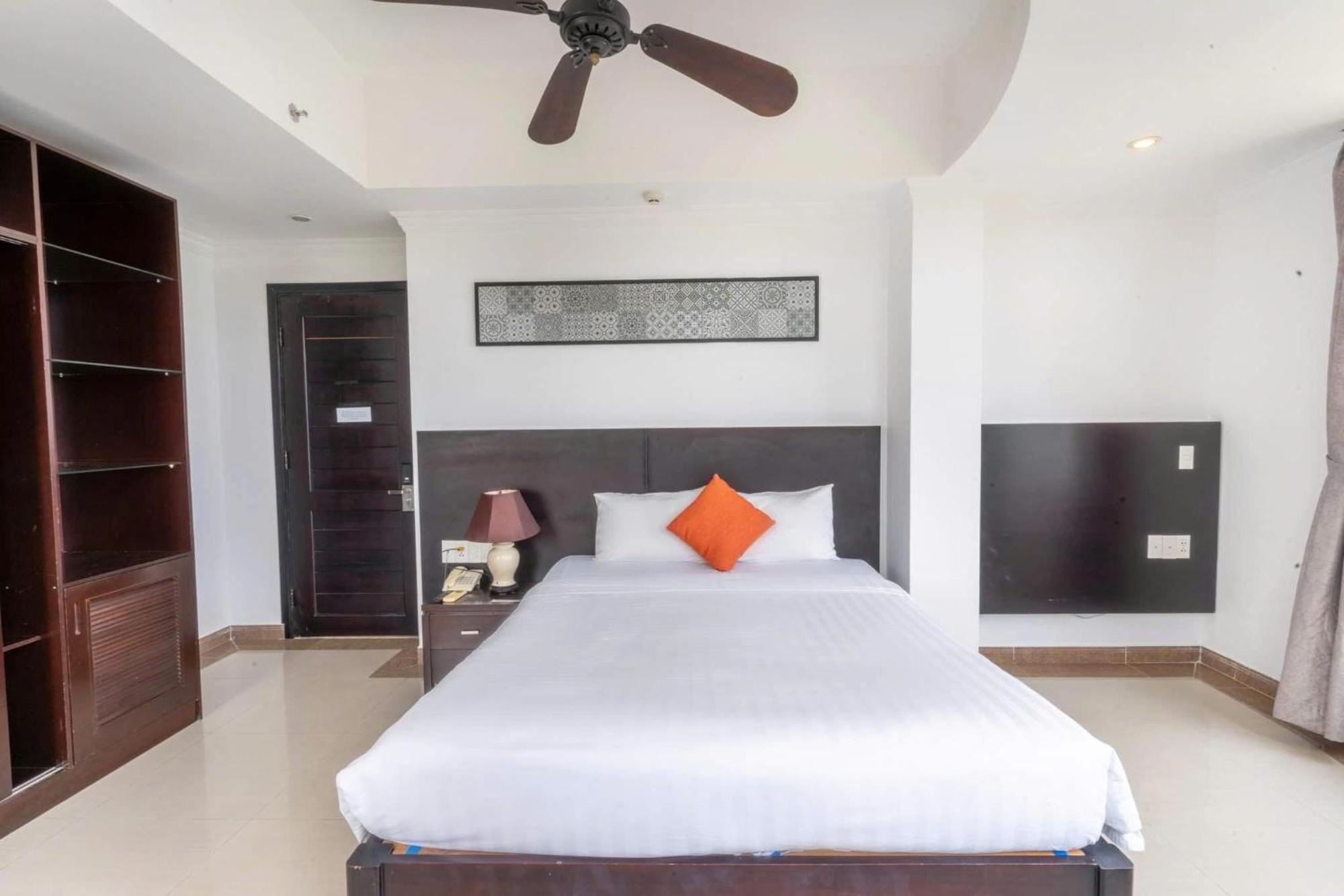 Queen Palace Sea View Hotel Da Nang Esterno foto